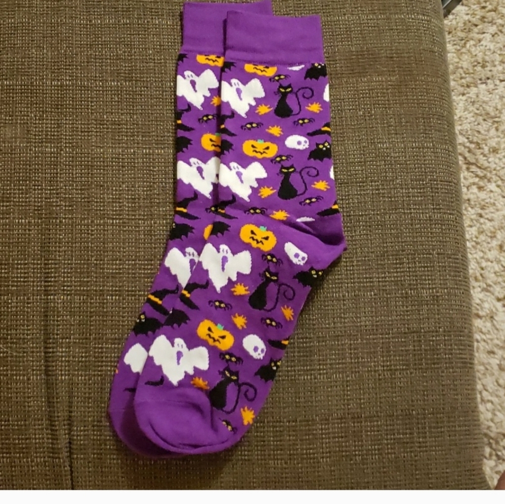 Halloween pumpkin, black cats ghost on purple sock size 7-11